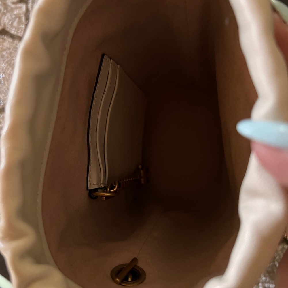 Gucci Cream Leather GG Marmont Drawstring Crossbody Bucket Bag - Picture 5 of 7